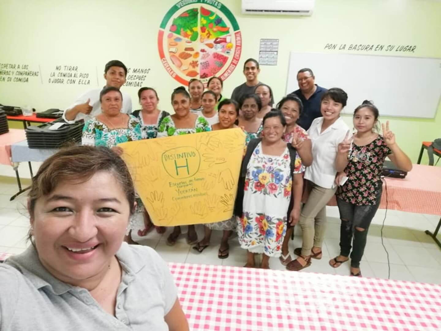 Capacitaciขn cocineras ETC comedores escolares en Thadziฃ